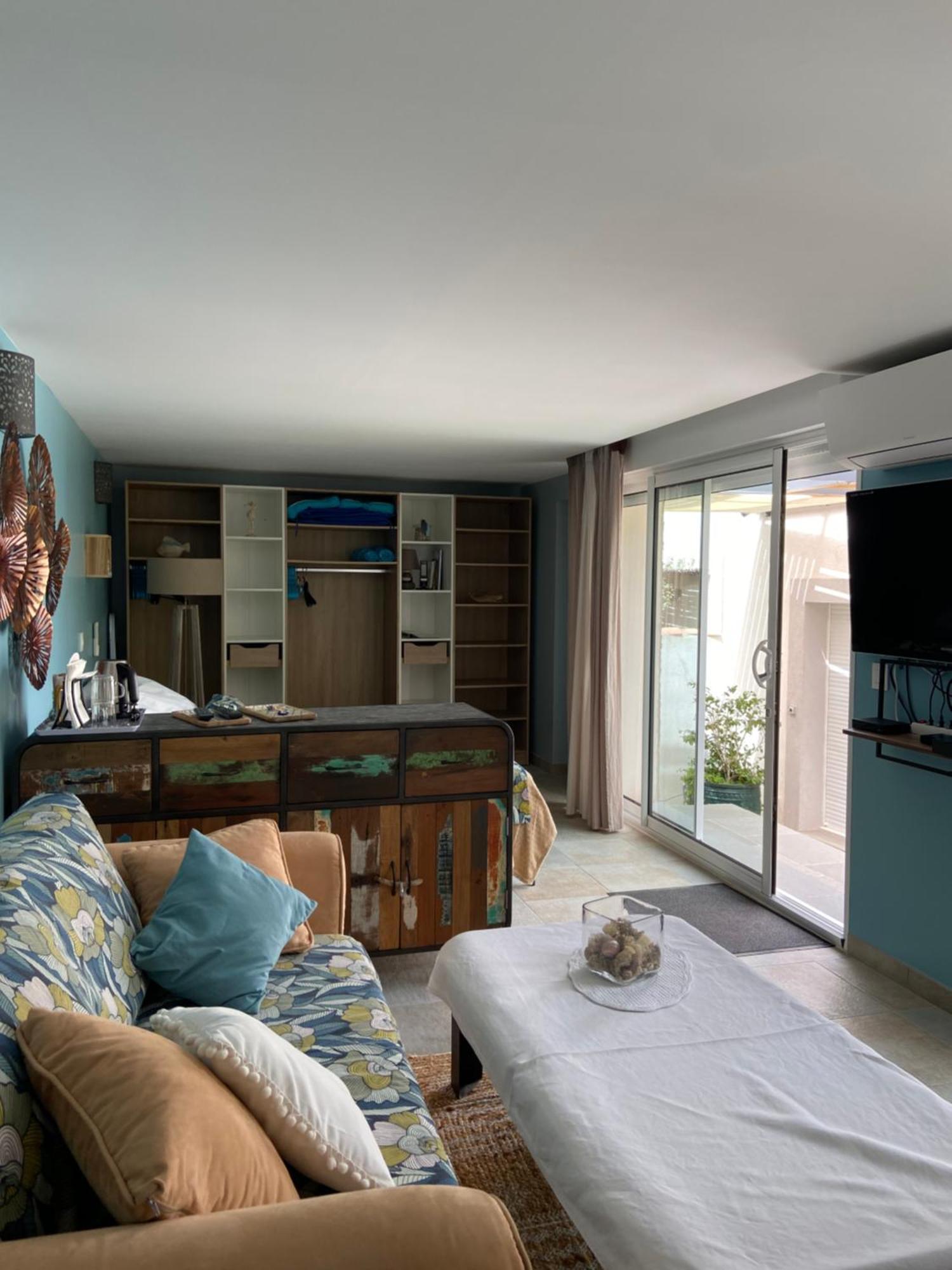 アンシュエス・ラ・ルドンヌ Les Terrasses Des Anthenors Bed & Breakfast エクステリア 写真